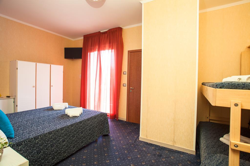 Club Hotel Residence Cesenatico Exterior foto
